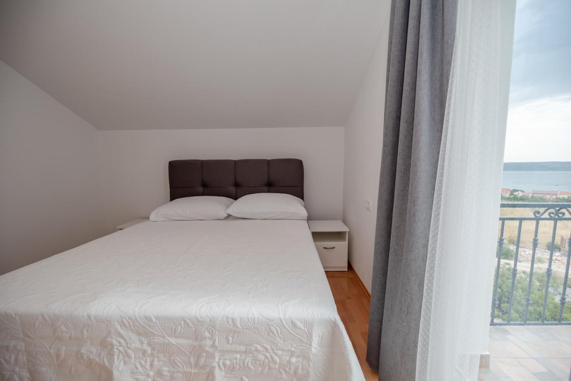 Olive Bridge Villa 마슬레니차 외부 사진