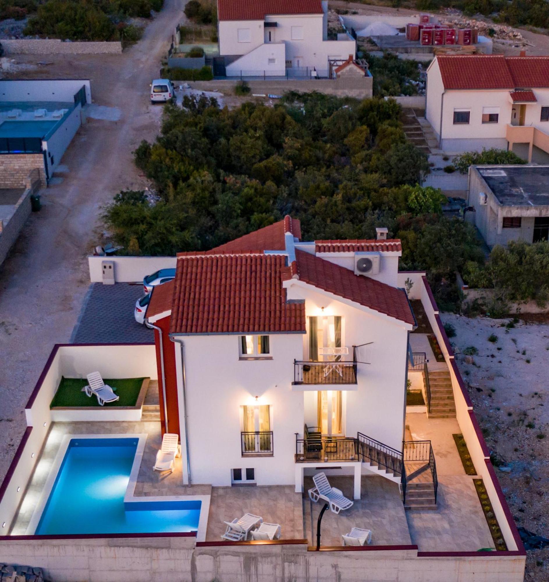 Olive Bridge Villa 마슬레니차 외부 사진