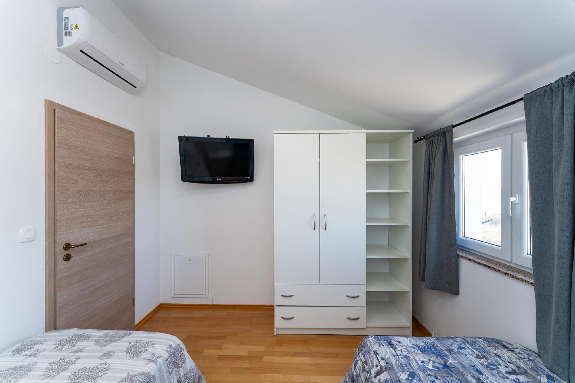 Olive Bridge Villa 마슬레니차 외부 사진