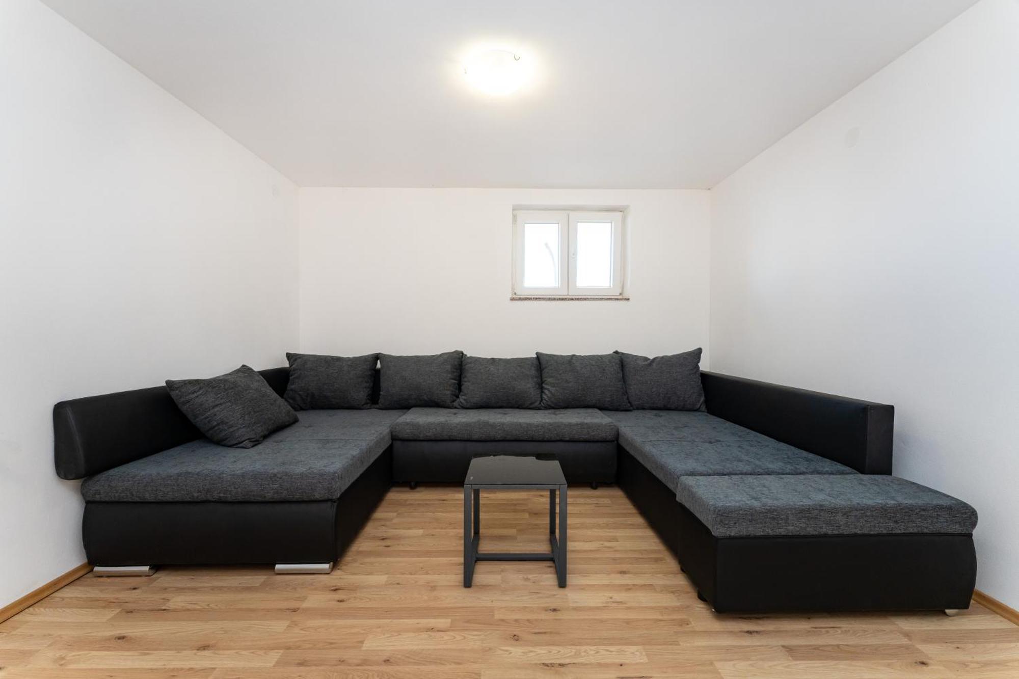 Olive Bridge Villa 마슬레니차 외부 사진