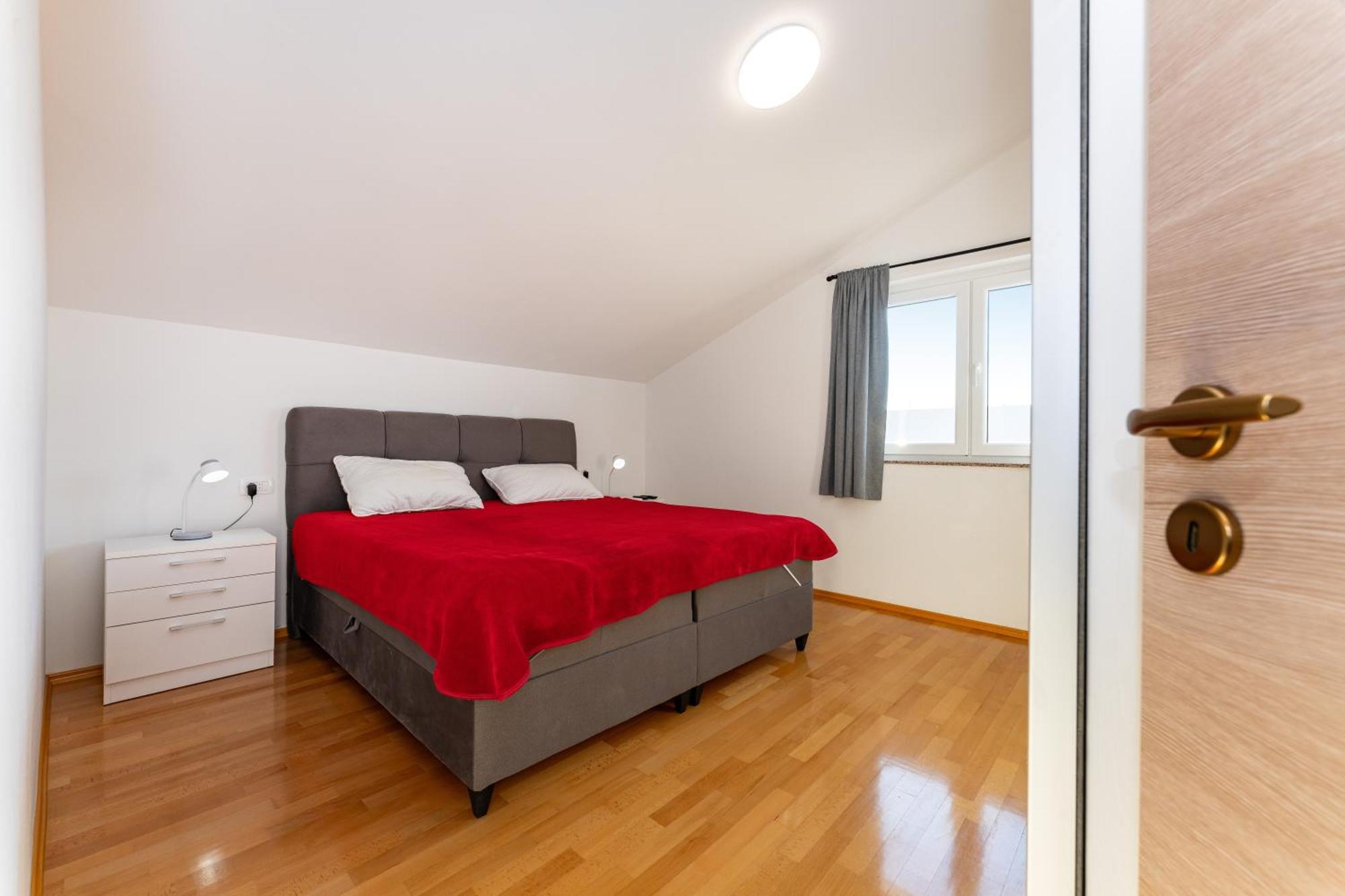 Olive Bridge Villa 마슬레니차 외부 사진