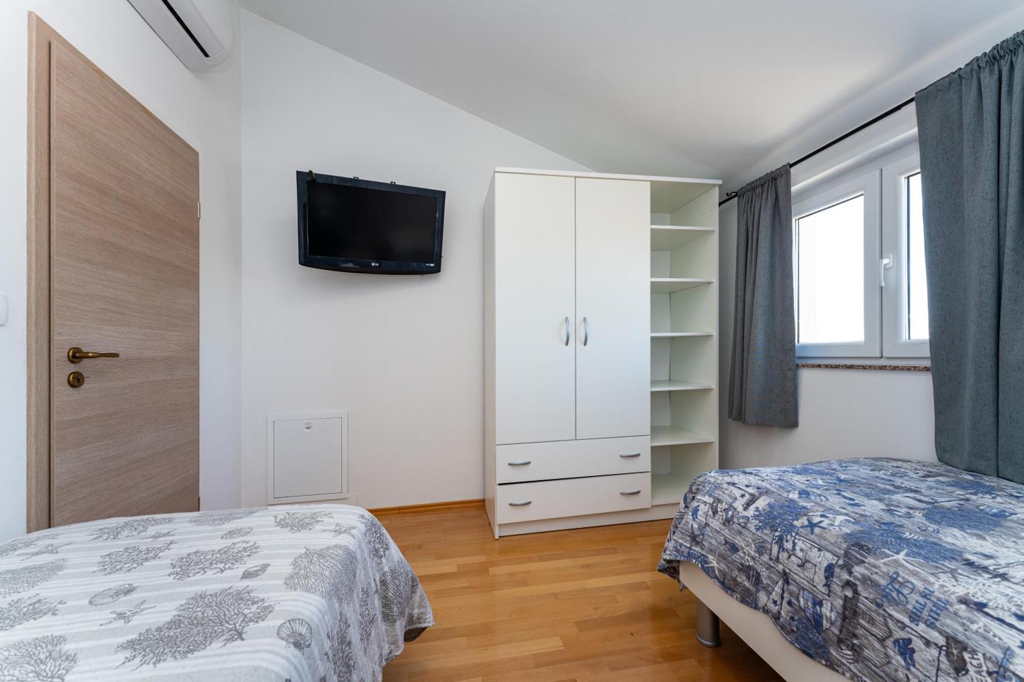 Olive Bridge Villa 마슬레니차 외부 사진