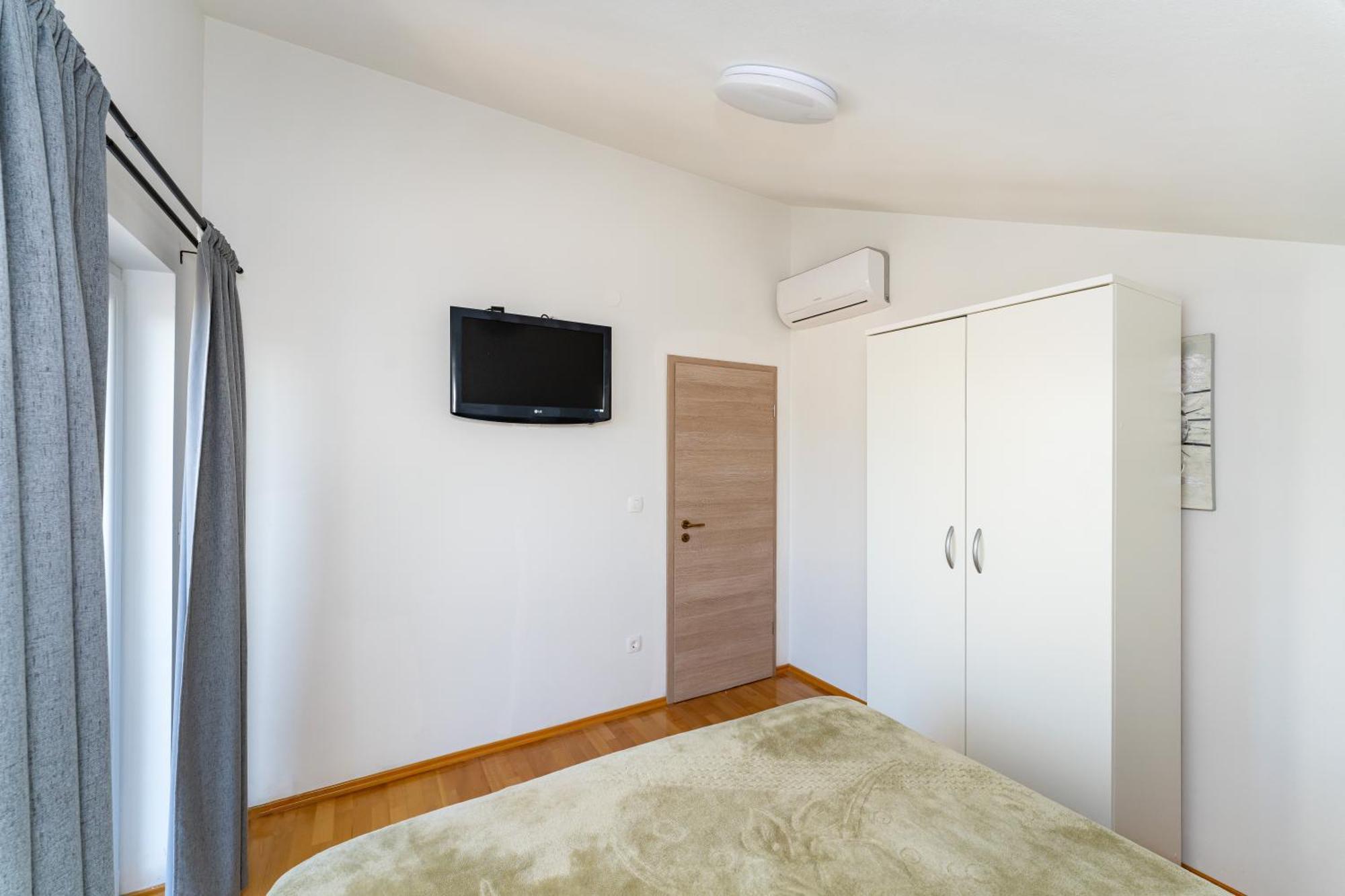 Olive Bridge Villa 마슬레니차 외부 사진