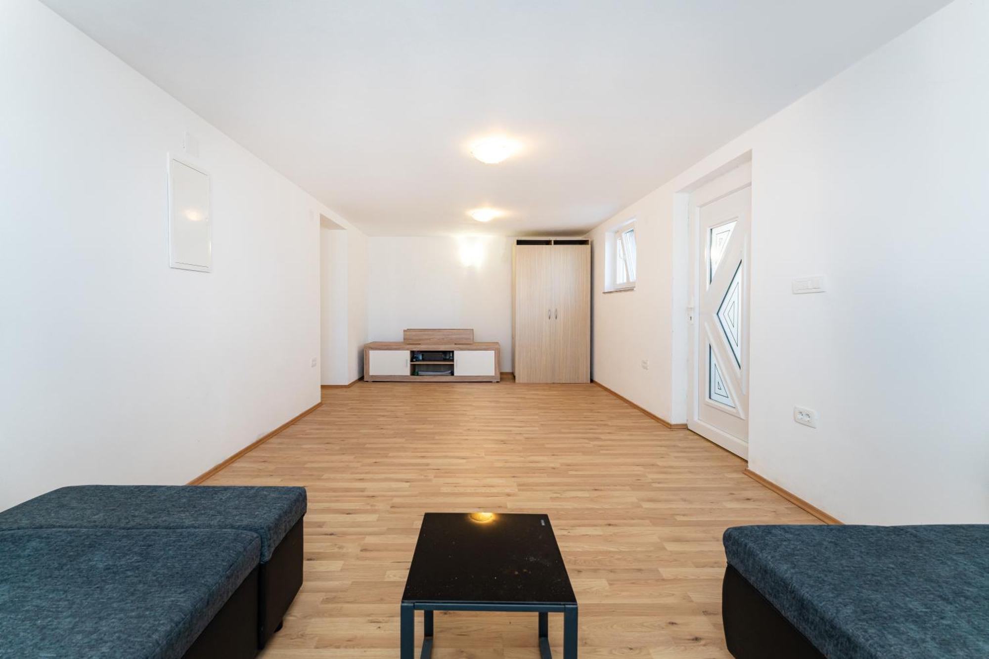 Olive Bridge Villa 마슬레니차 외부 사진